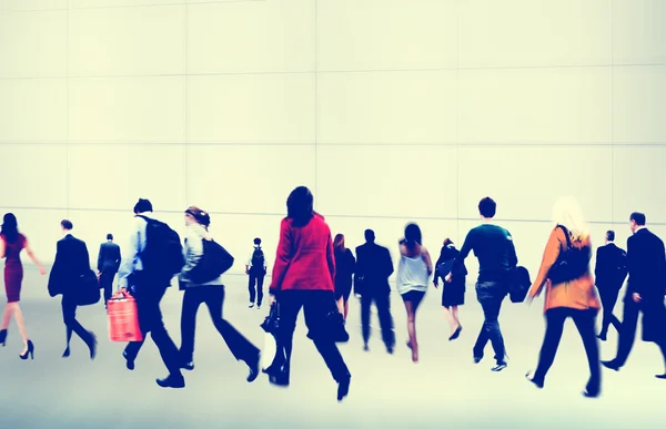 Buiness Pessoas em Rush Hour no aeroporto — Fotografia de Stock