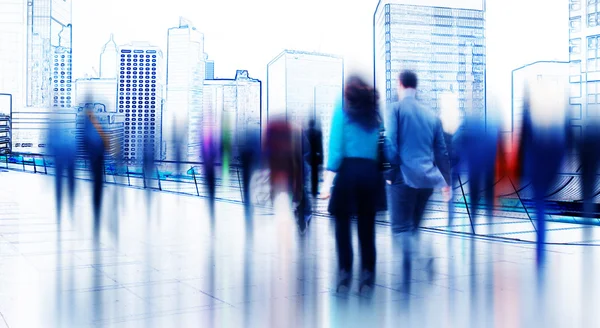 Les gens d'affaires dans la marche de l'heure de pointe — Photo