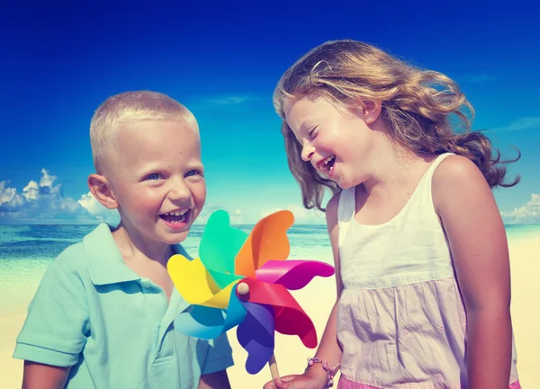 Frère et sœur à Beach Concept — Photo