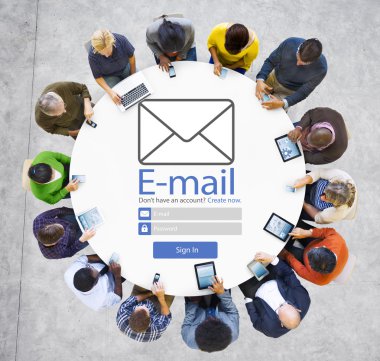 insanlar hakkında e-posta tartışıyor