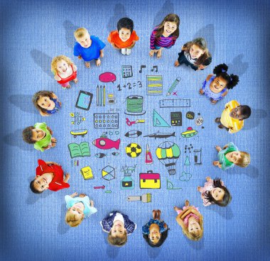 Eğitim kavramı çok ırklı çocuklar grup ile