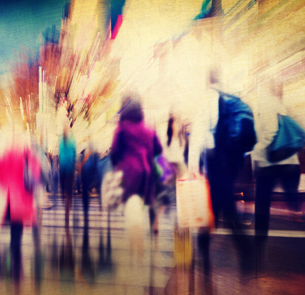 Занимательные люди в белой рубашке
