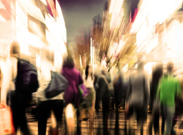 Persone in ora di punta in città — Foto Stock