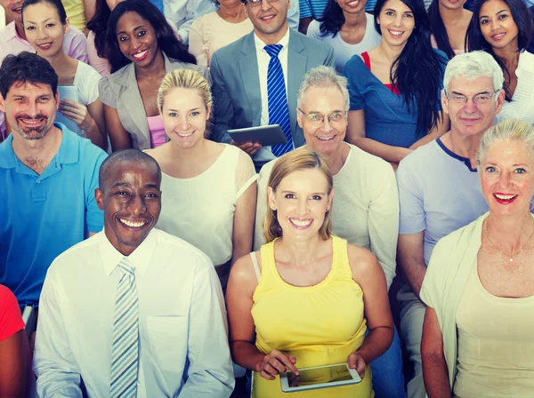 Grupo de pessoas multiétnicas — Fotografia de Stock