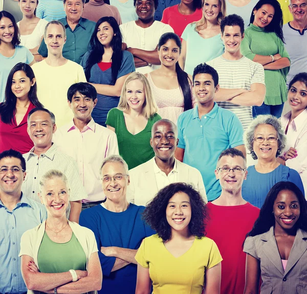 Diversità persone in piedi insieme — Foto Stock