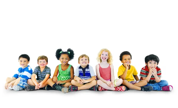 Grupo de Crianças Multiétnicas — Fotografia de Stock