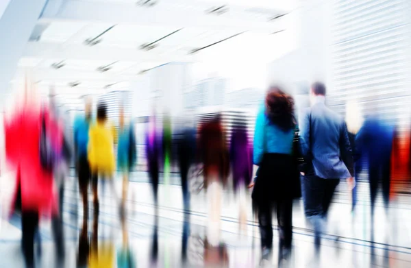 Ludzie biznesu w rush hour spaceru — Zdjęcie stockowe