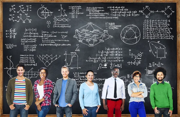 Onderwijs concept met wiskundige formules — Stockfoto