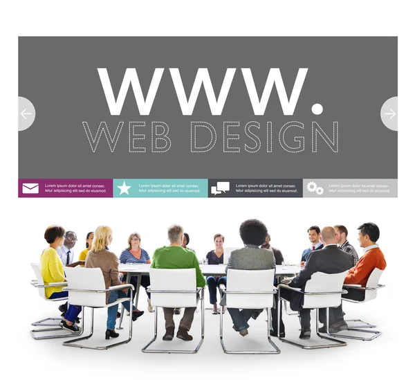 Gente discutiendo sobre diseño web — Foto de Stock