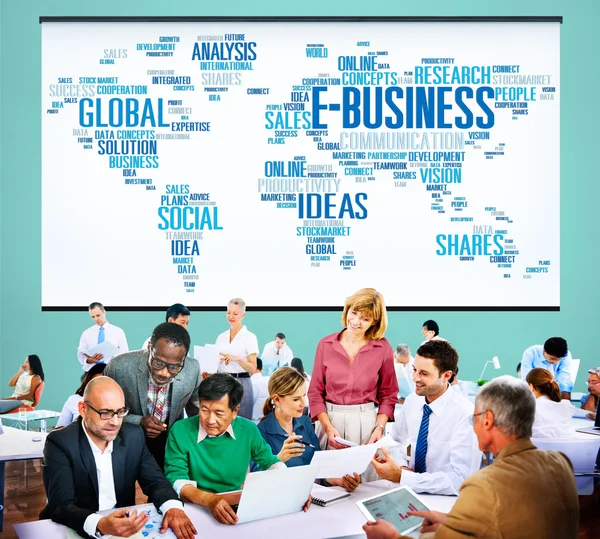 E ビジネス、アイデアやコミュニケーションの分析 — ストック写真