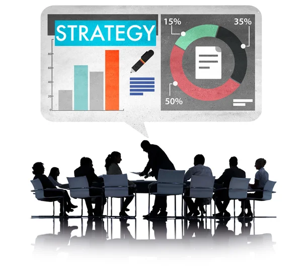 Pessoas discutindo sobre estratégia — Fotografia de Stock