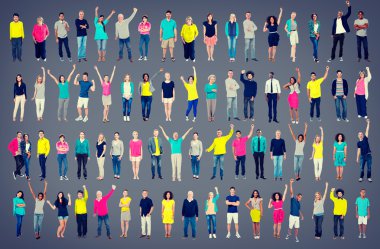 Casual çok ırklı insanlar beraberlik ve kutlama kavramı