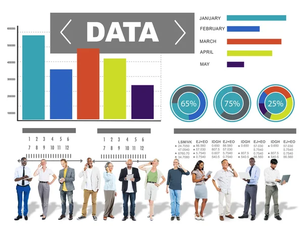 Farklı insanlar ve veri analytics — Stok fotoğraf