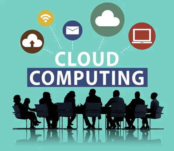 Gente discutiendo sobre computación en nube — Foto de Stock