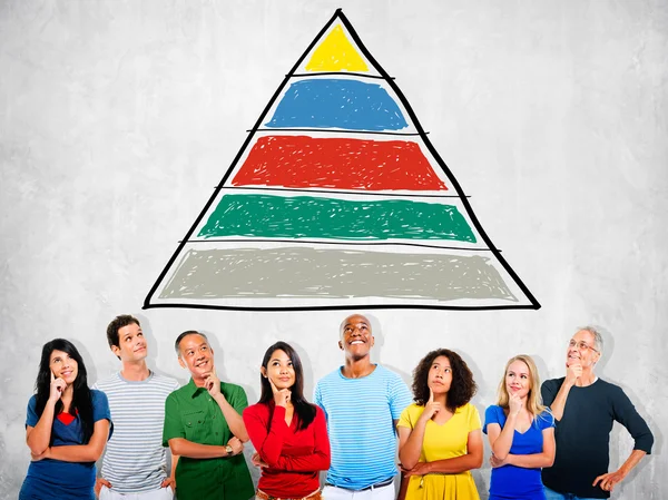 Diversas personas y concepto de estrategia de análisis — Foto de Stock