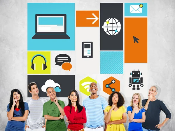 Diverse mensen en Computer Concept — Stockfoto