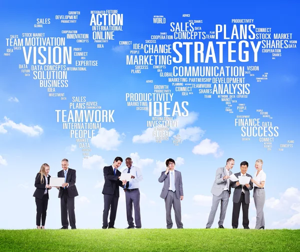 Ludzie biznesu i planowanie strategii analizy — Zdjęcie stockowe