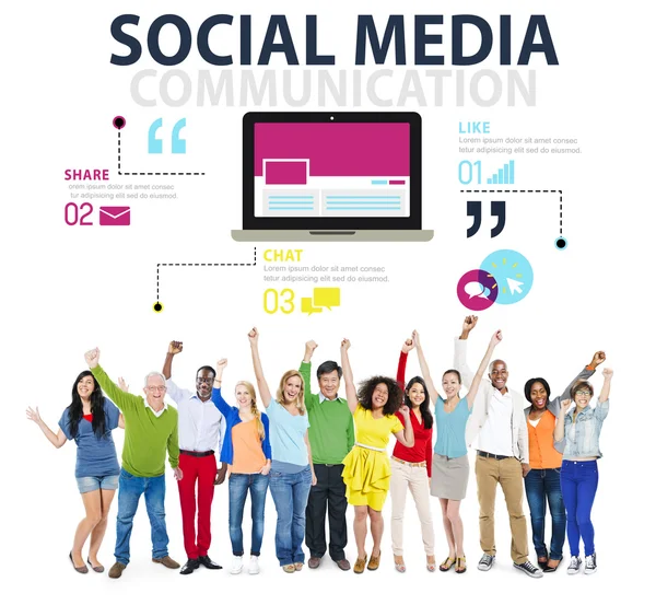 Grupo de pessoas e conceito de mídia social — Fotografia de Stock