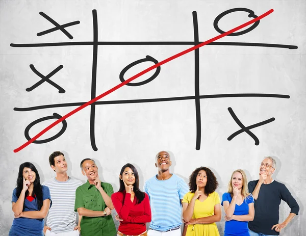 Group of people thinking and Competition XO — Stock Photo, Image
