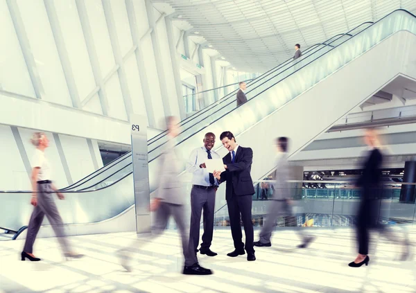 Business people in Shopping Mall — Stock Photo, Image