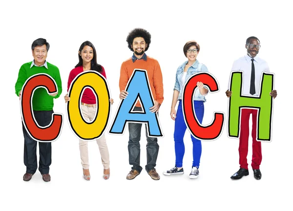 Diverse mensen bedrijf tekst Coach — Stockfoto