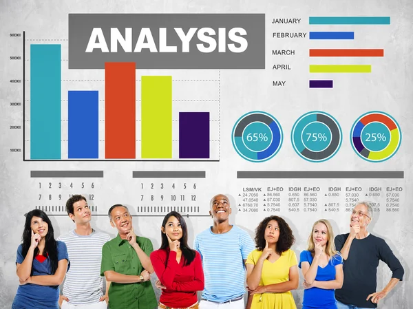 Diversas personas y concepto de análisis —  Fotos de Stock