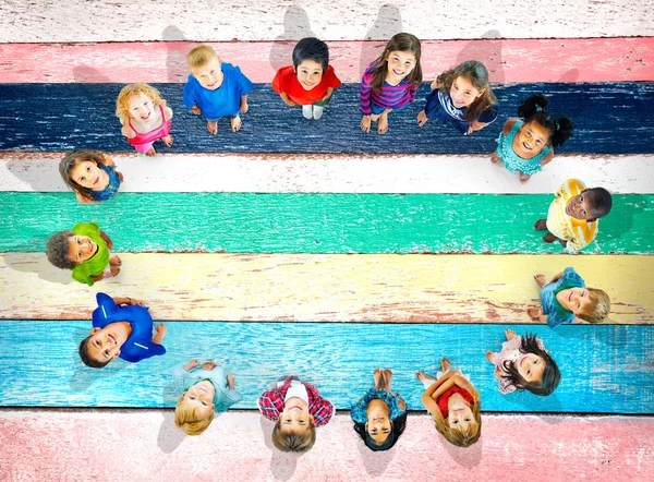 Grupo de Crianças Multiétnicas — Fotografia de Stock