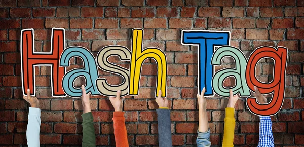 Ruce držící slovo Hash Tag — Stock fotografie