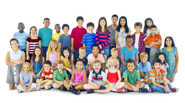 Multietniskt barngrupp — Stockfoto