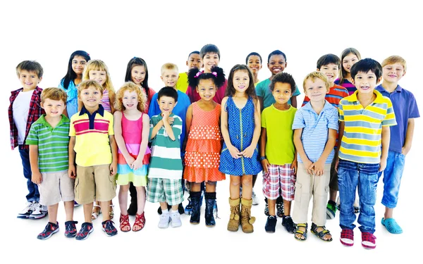 Groupe d'enfants multiethniques — Photo