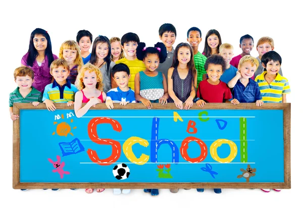 Onderwijs concept met groep kinderen — Stockfoto