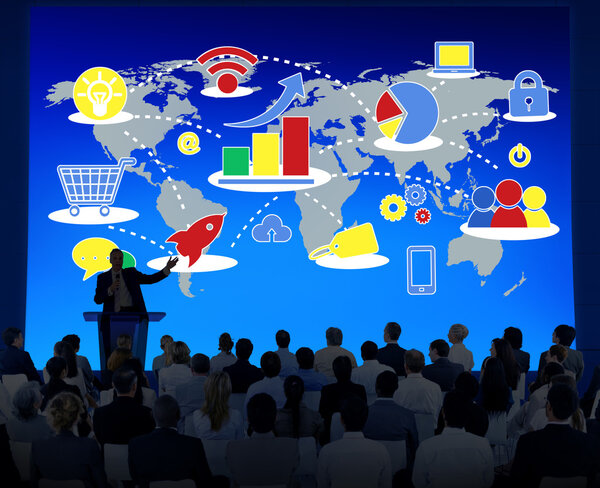 люди на семинаре по маркетингу
