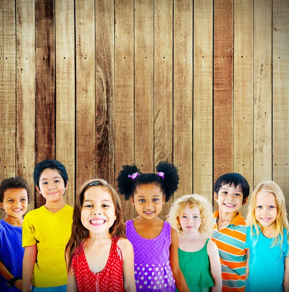 Разнообразие детской дружбы — стоковое фото