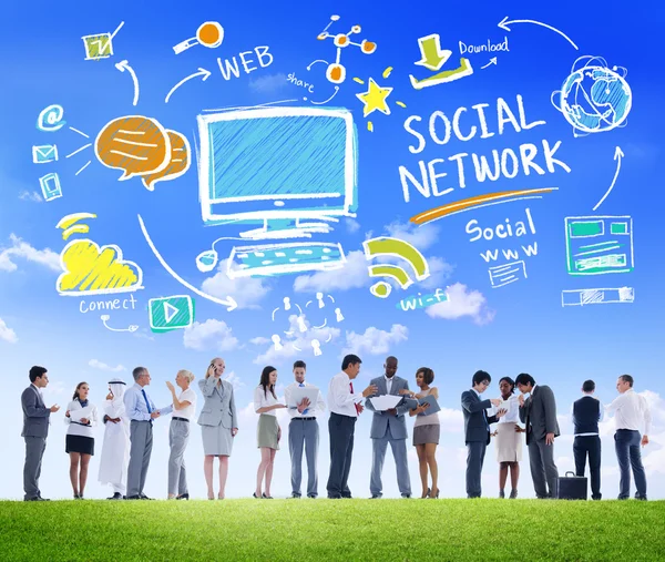 Persone diverse e Social Network — Foto Stock