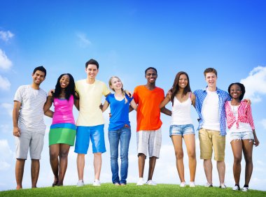 Arkadaşlar açık havada kavramının grup