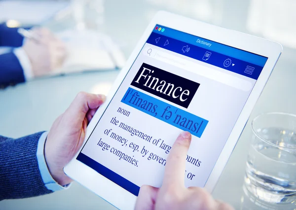 Man met Tablet PC met Finance Concept — Stockfoto