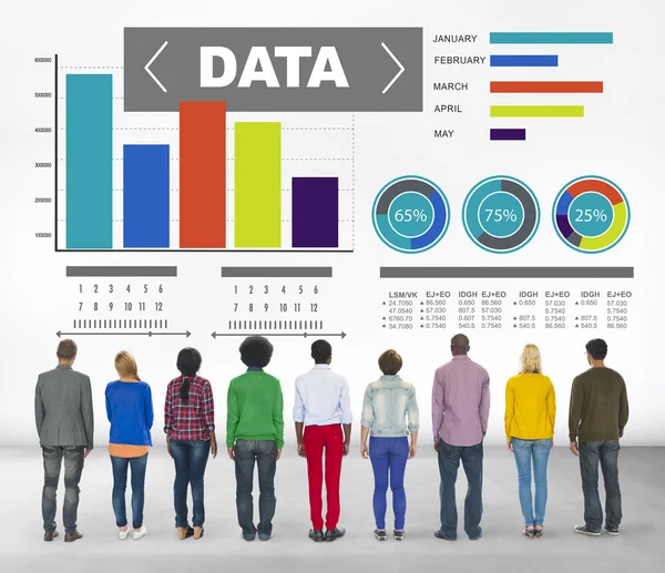 Emberek és adatok Analytics koncepció — Stock Fotó