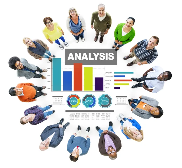 Concepto de gráficos de barras de personas y análisis — Foto de Stock