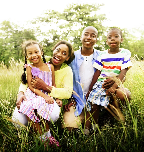 Retrato de uma família africana feliz — Fotografia de Stock