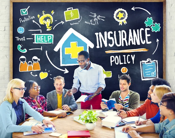 People discussing about Insurance Policy — Stock Photo, Image