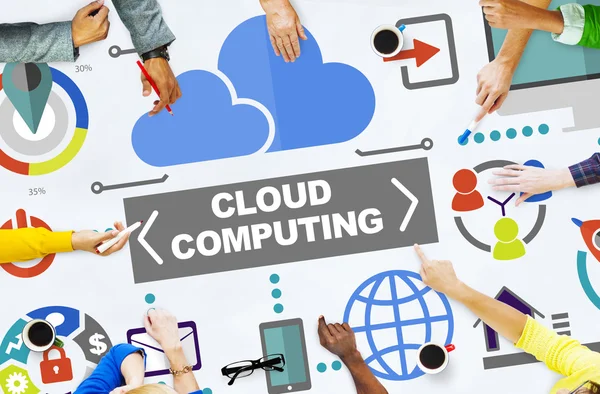 Άνθρωποι συζήτηση σχετικά με το cloud computing — Φωτογραφία Αρχείου