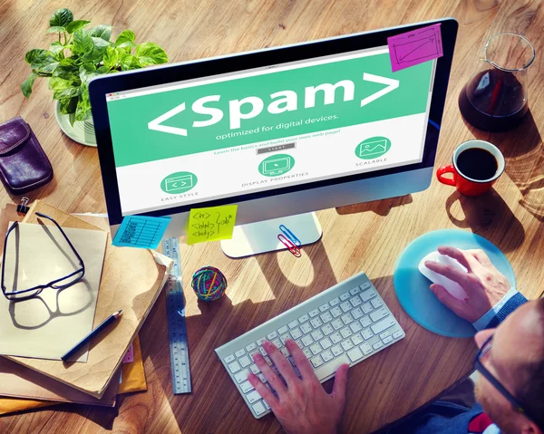Spam-Virus Computer überwachen Internet-Sicherheitskonzept — Stockfoto