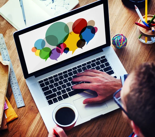 Man working on laptop — Stock Photo, Image