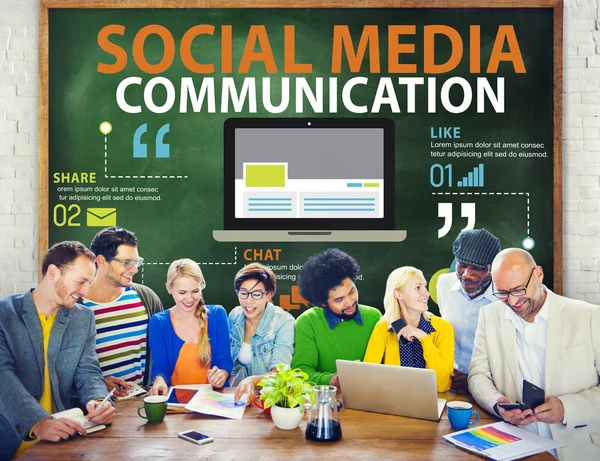 Sokszínű emberek és a szociális média fogalma — Stock Fotó
