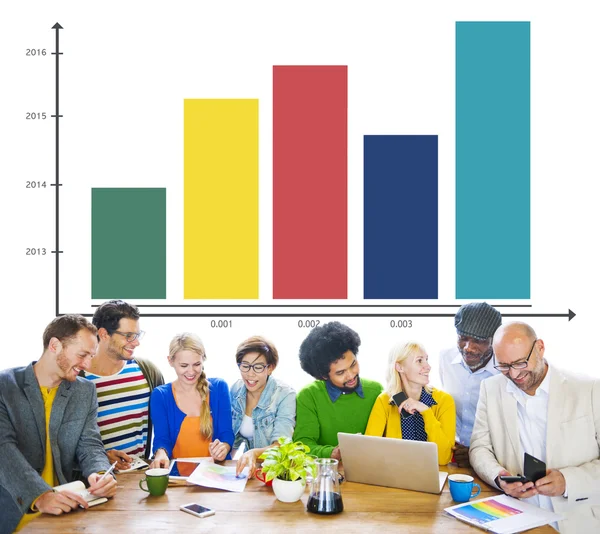 Diverse people and Graph diagram — Stock Photo, Image