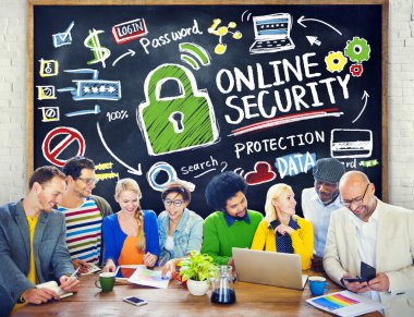 Çevrimiçi güvenlik hakkında tartışmaya insanlar