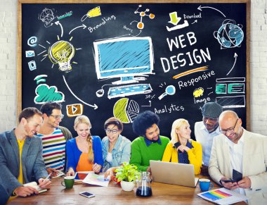 İnsanlar Webdesign kavramı hakkında tartışıyor