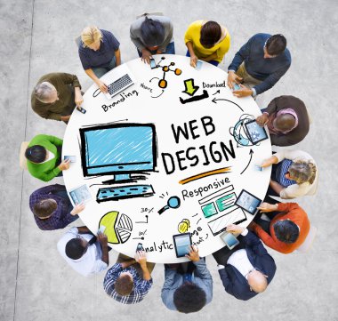 İnsanlar Webdesign kavramı hakkında tartışıyor