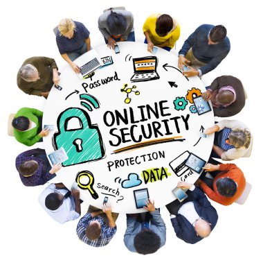 Online Güvenlik ile masa etrafında insanlar