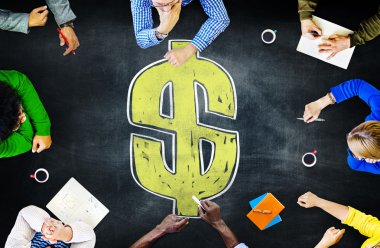 toplantıda çeşitli insanlar